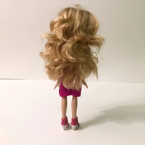 MGA  Bratz Cloe Doll Dress and Shoes TLC - Picture 7 of 16